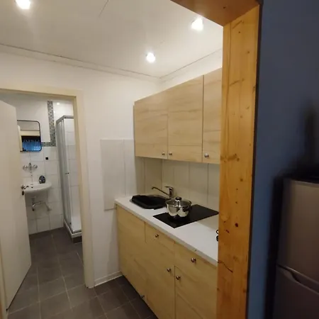 아파트 Erdgeschosswohnung Im Historischen Fachwerkhaus In Inklusive Pkw-parkplatz